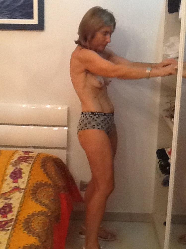 25P Wife's or girlfriends caught naked on camera!