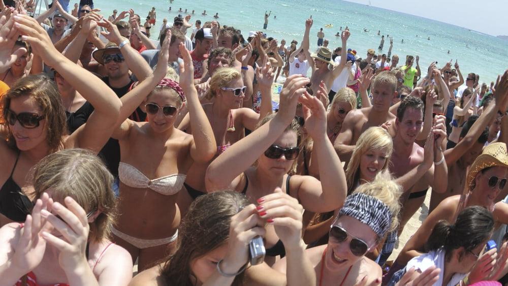 7P the german and uk beach party at mallo# fuckers zone# yeah#