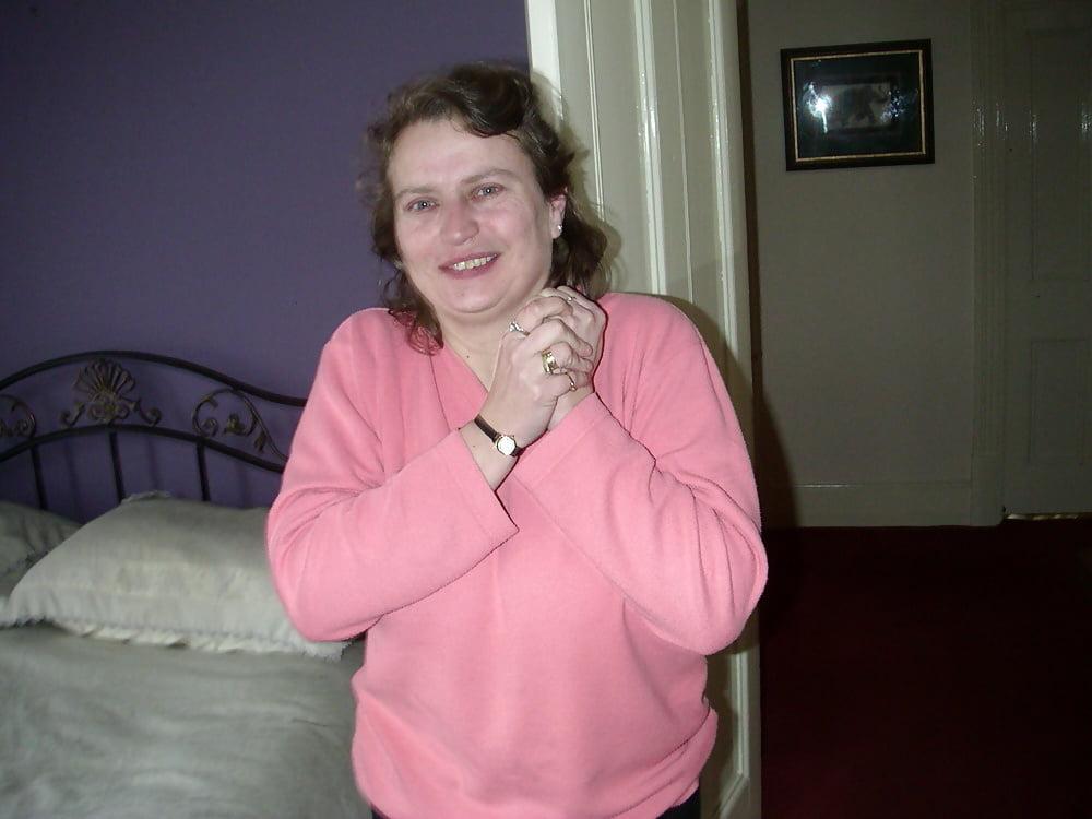 25P UK Wife Elaine