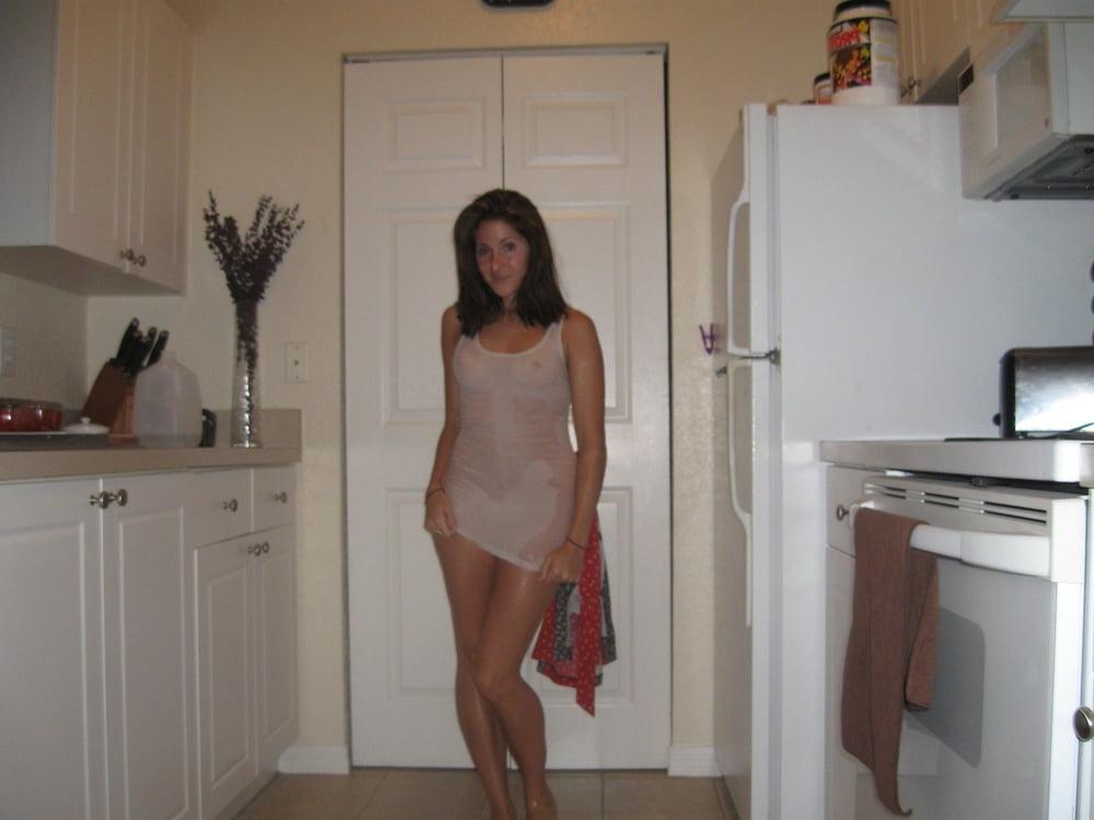 25P Wife loves to pose naked