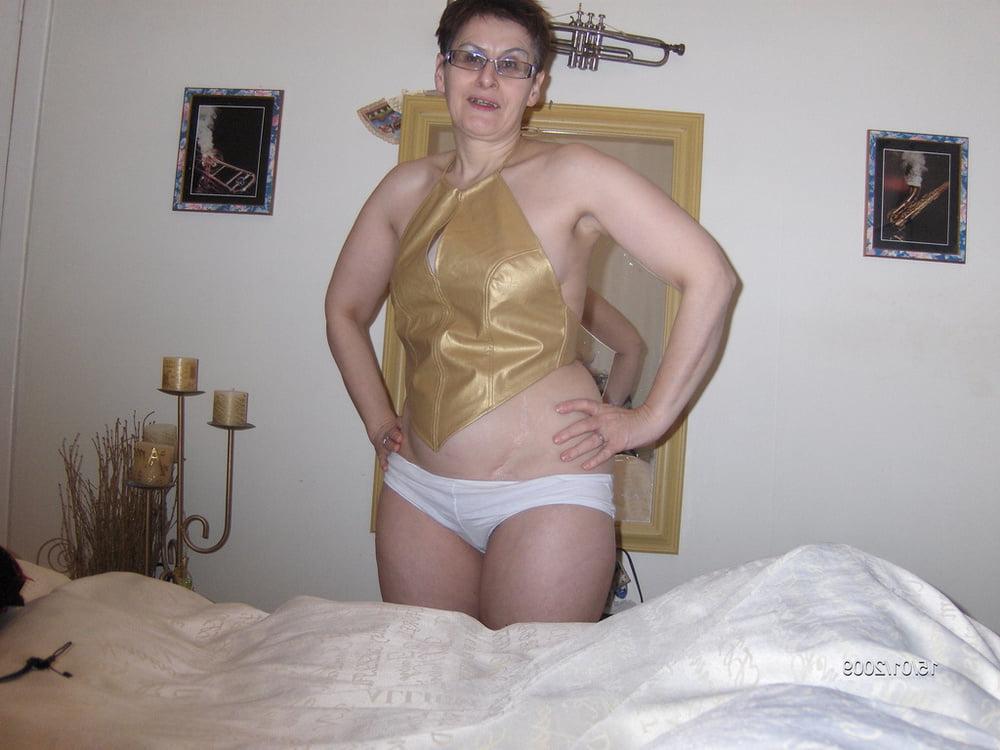25P 5. Web slut mature Scottish wife