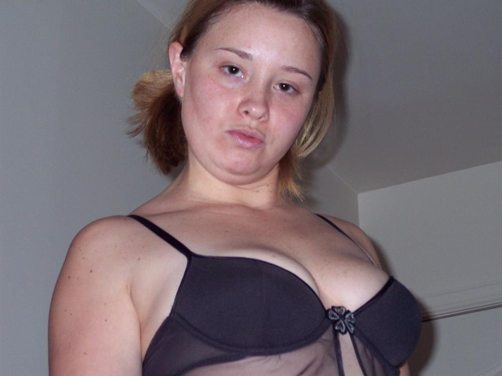 25P 5. Young wife poses for hubby