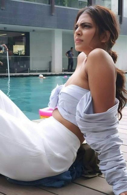 13P Malavika Mohanan sexy indian girl