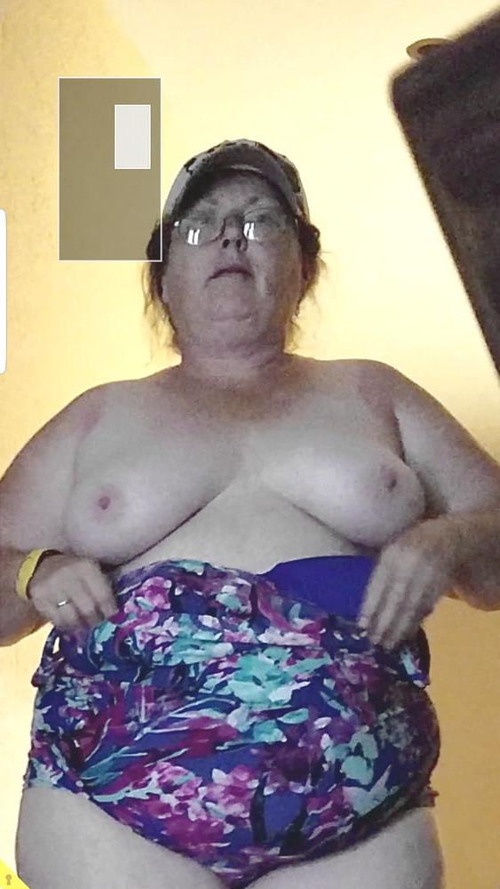 23P Ugly Pig Wife Chris in Florida