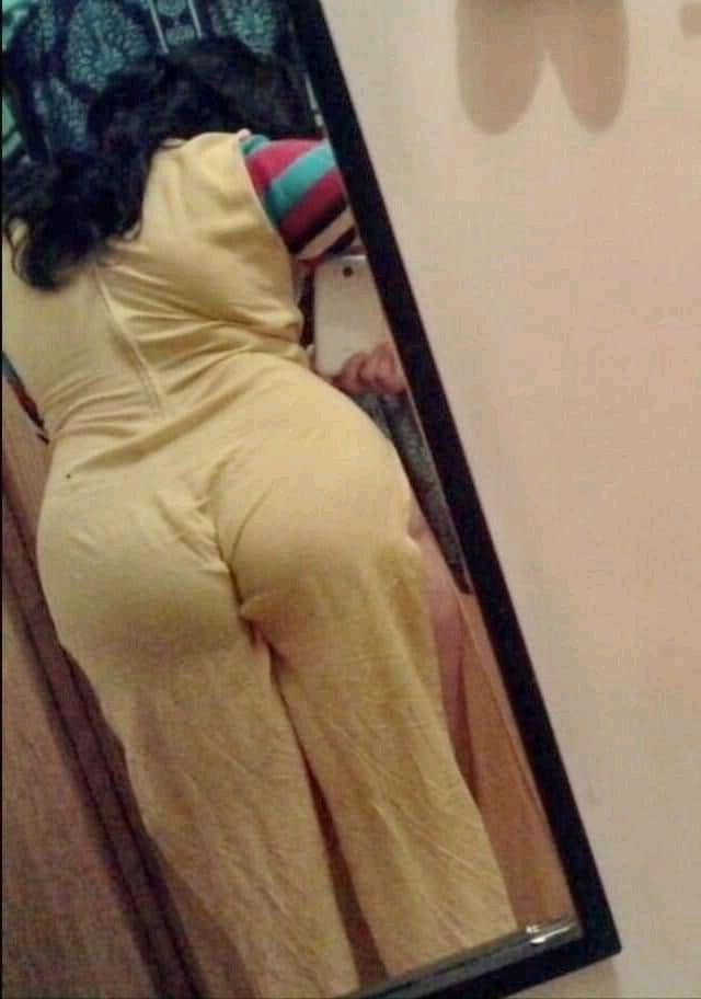 25P Desi ass crack