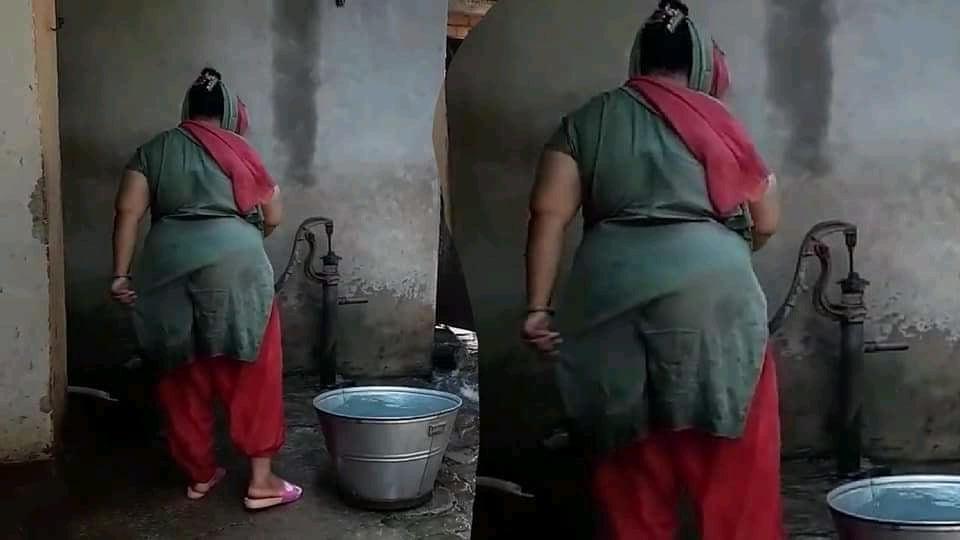 25P Desi ass crack