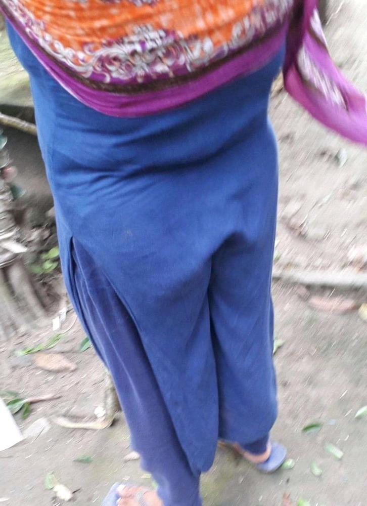 25P Desi ass crack