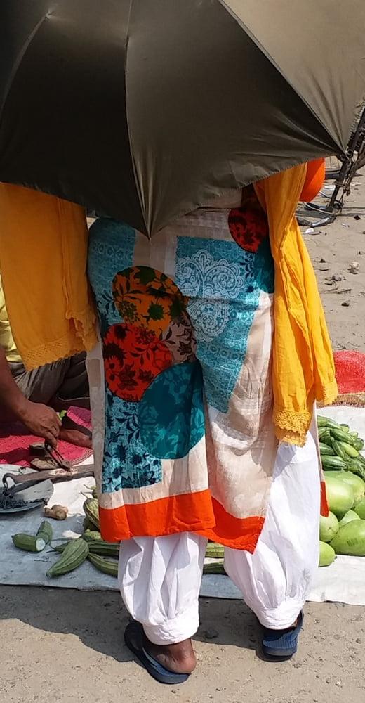 25P Desi ass crack