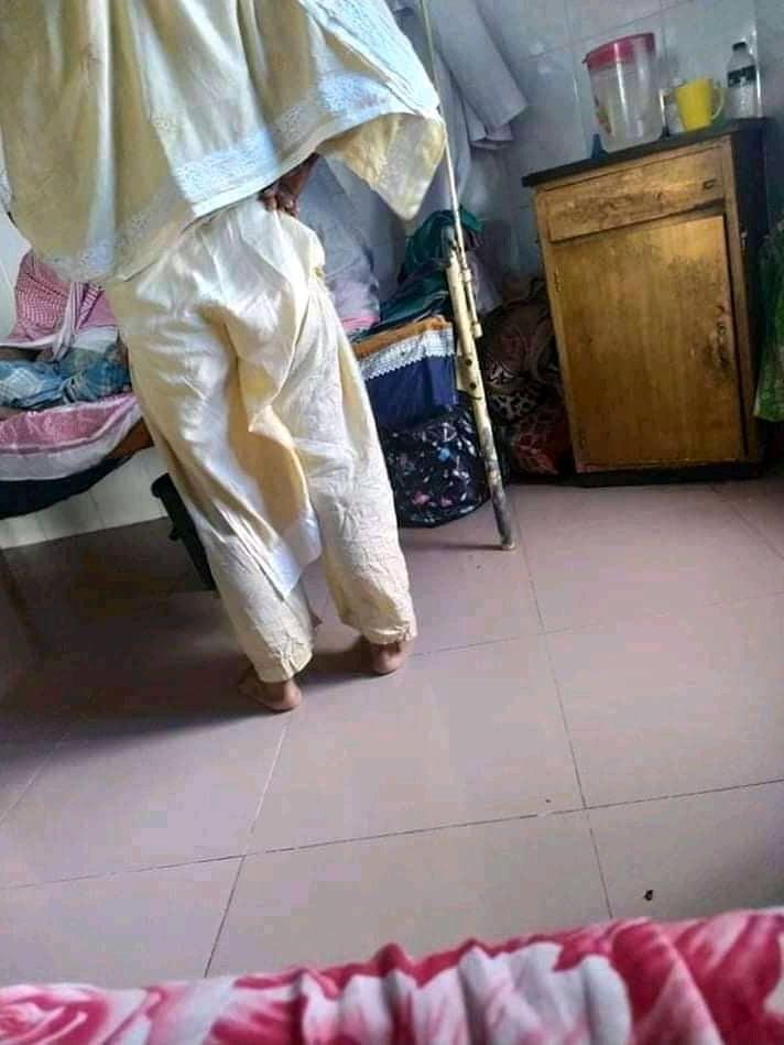 25P Desi ass crack