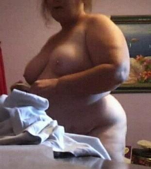 25P Ugly Pig Wife Chris in th bedroom