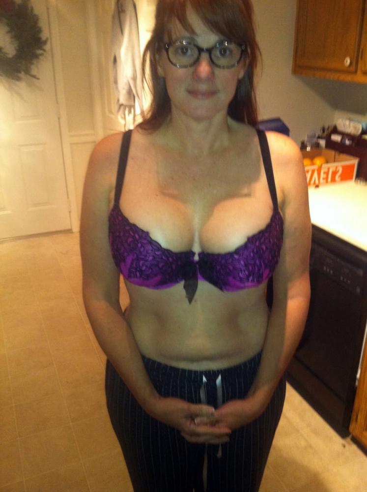 25P Huge Tits Big Ass &amp; Hairy Cunt On Sexy Nerdy MILF Lauren