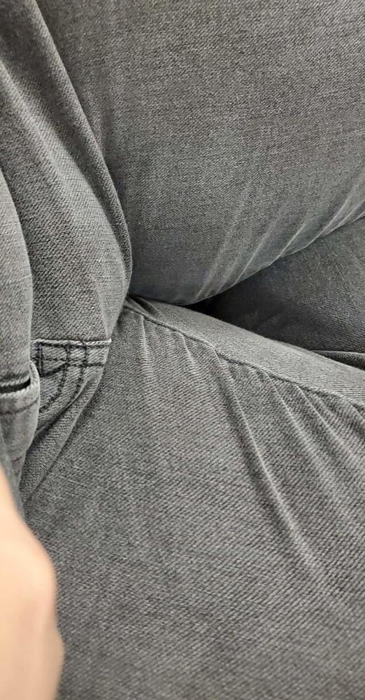 14P Frau zeigt ihre fette Muschi