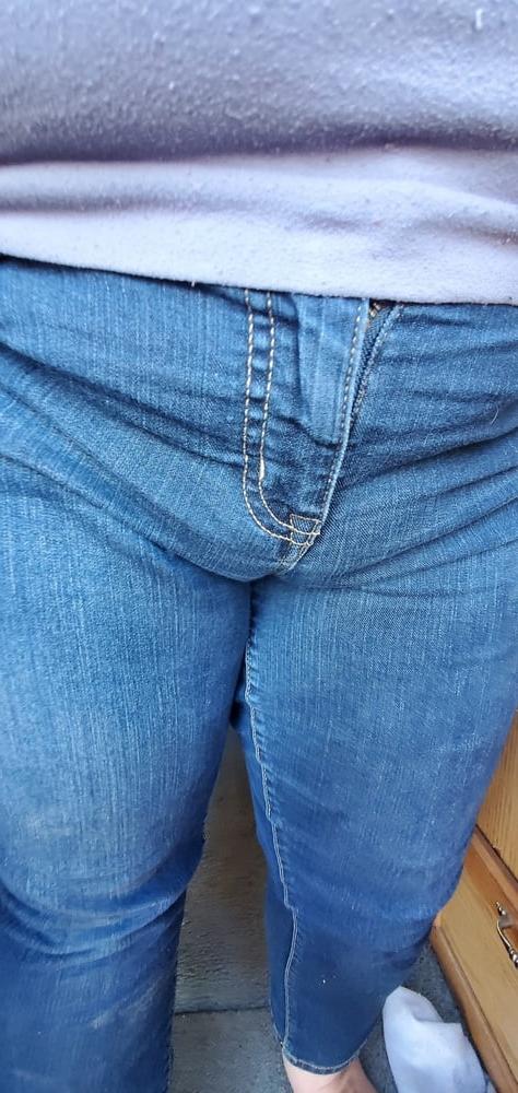 14P Frau zeigt ihre fette Muschi