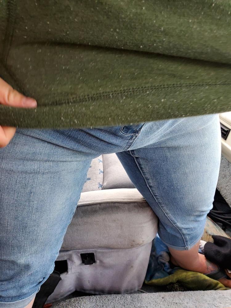 14P Frau zeigt ihre fette Muschi