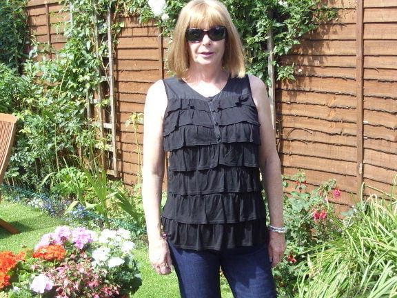 25P 5.English mature wife exposed