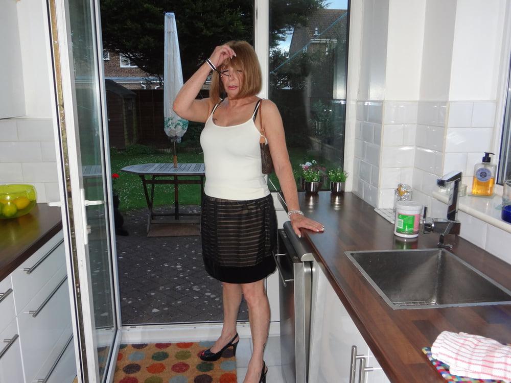 25P 5.English mature wife exposed