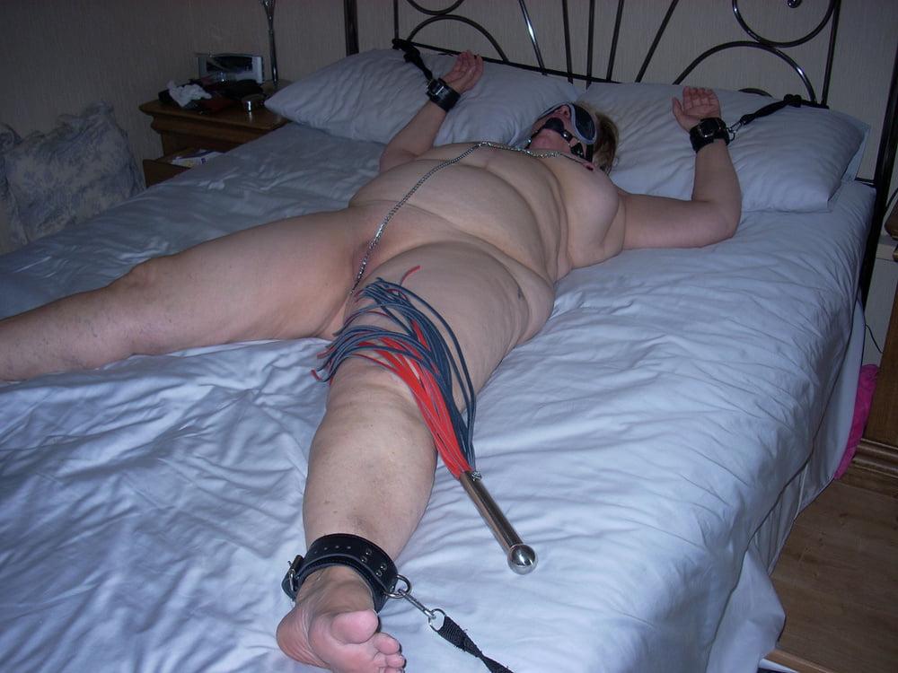 25P 5. Mature UK wife exposed by hubby