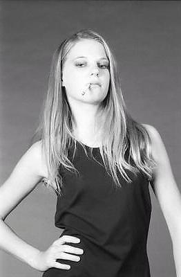 22P Smoking Girls