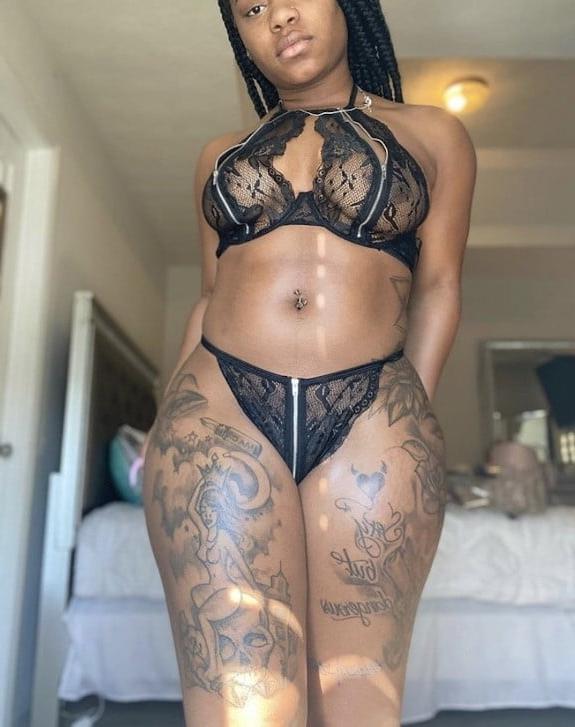 5P Ebony Shows Big Ass