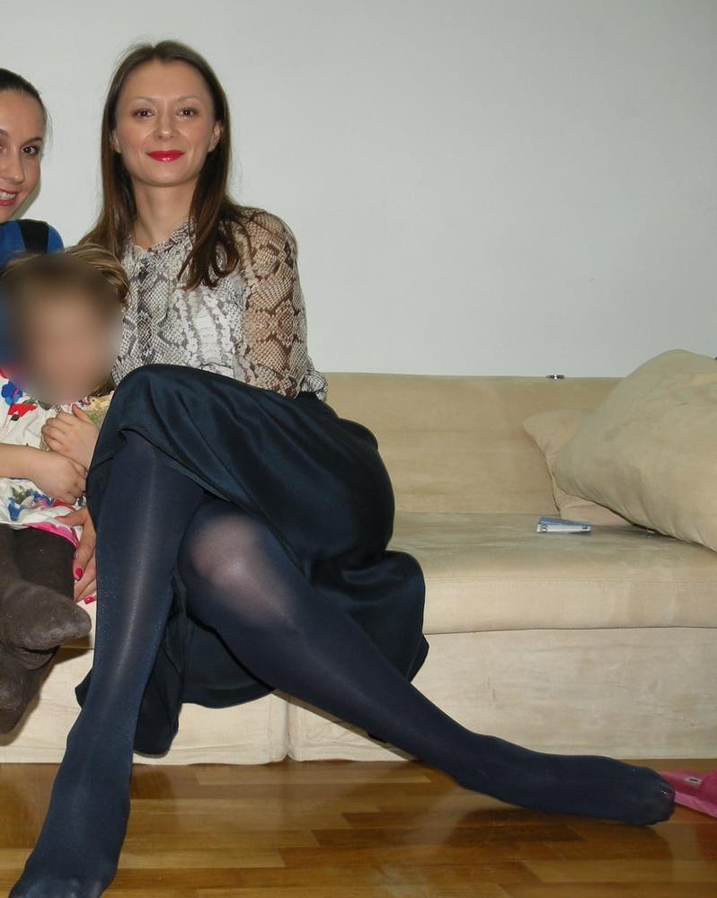 14P Leggy Pantyhosed Wife