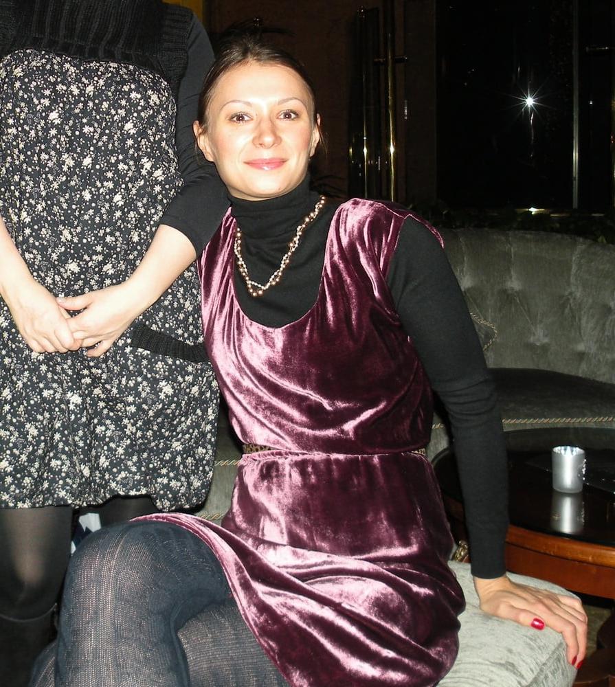 14P Leggy Pantyhosed Wife