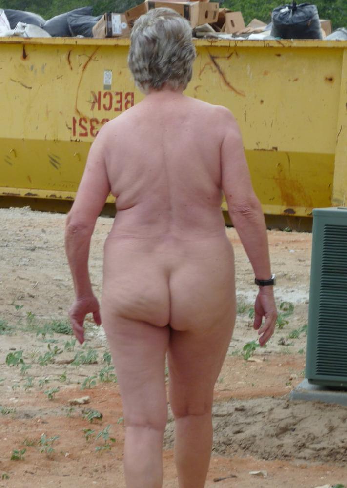 25P 5. Missouri Farmers wife poses nude