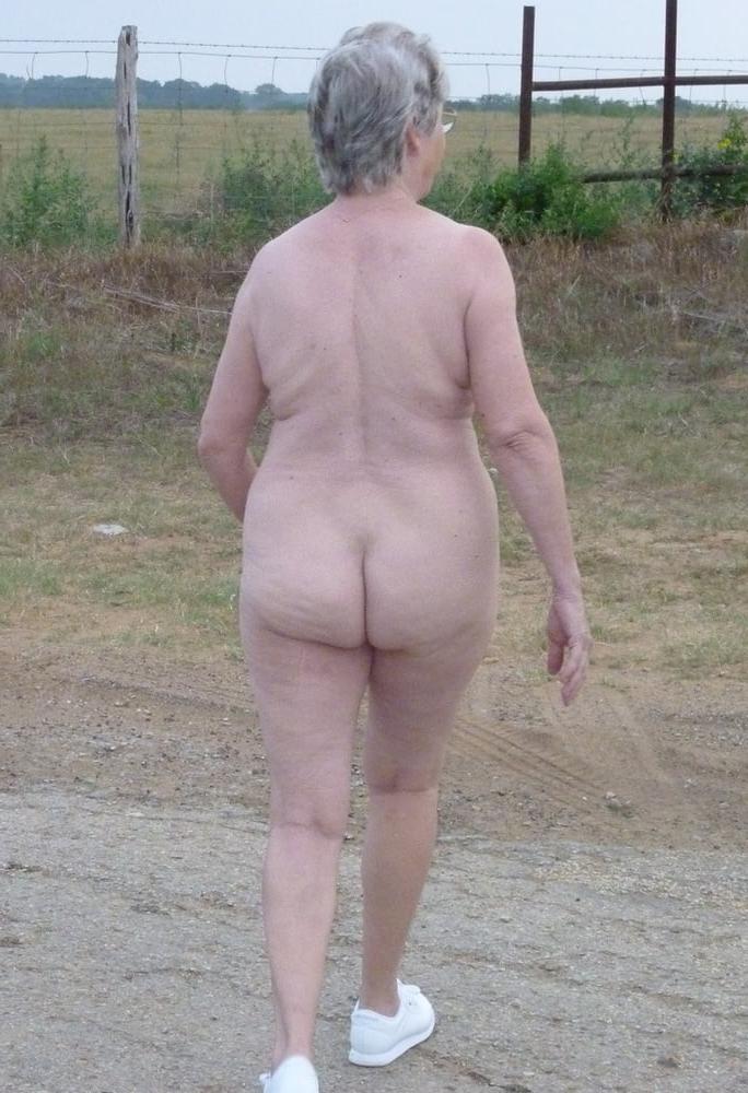 25P 5. Missouri Farmers wife poses nude