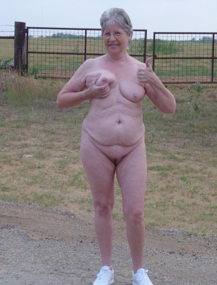25P 5. Missouri Farmers wife poses nude