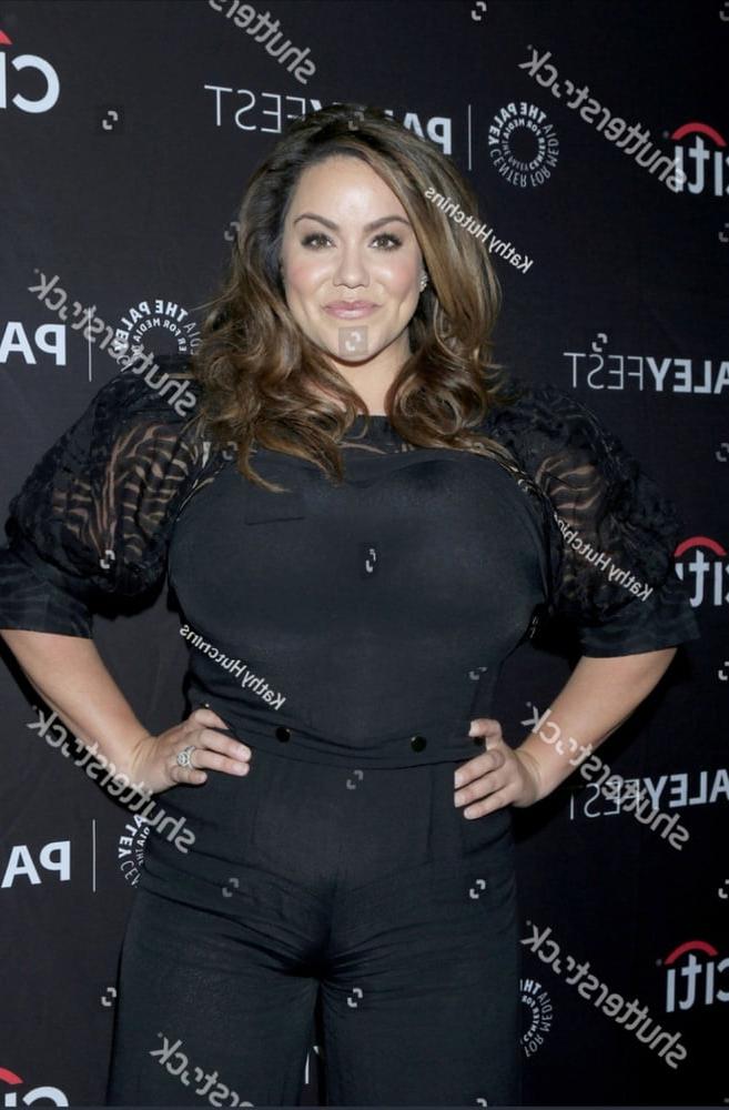 18P American Housewife: Katy Mixon