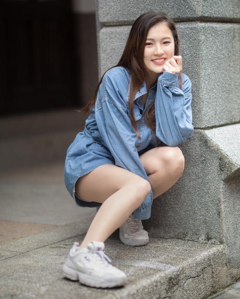 14P Slim Chinese Wife in Pantyhose