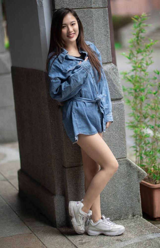 14P Slim Chinese Wife in Pantyhose