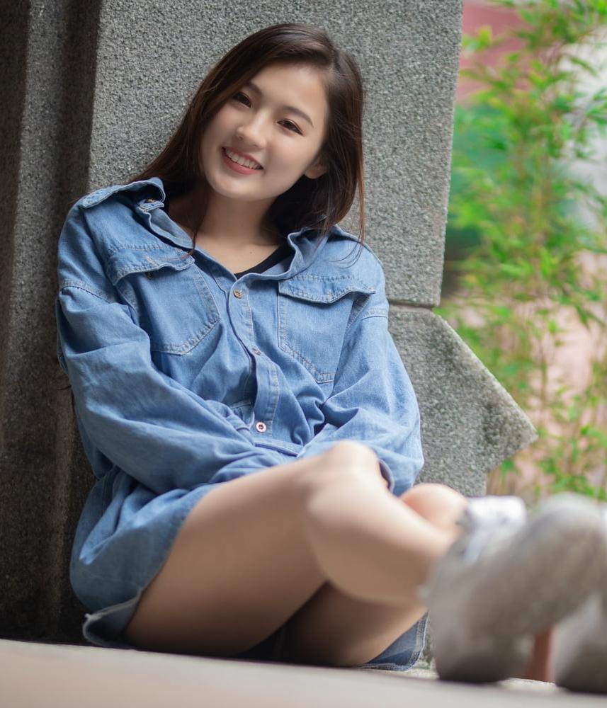 14P Slim Chinese Wife in Pantyhose