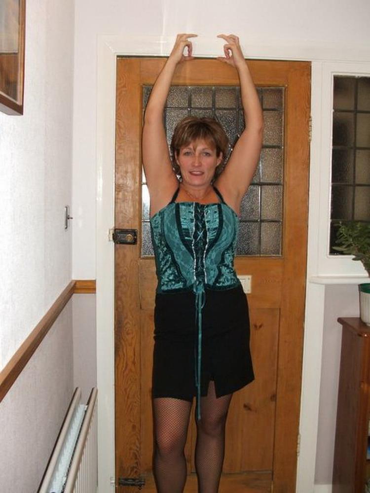 25P UK Wife A