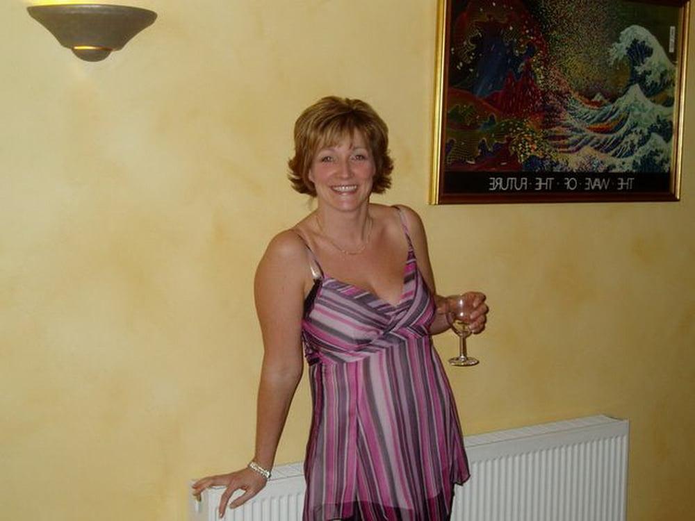 25P UK Wife A