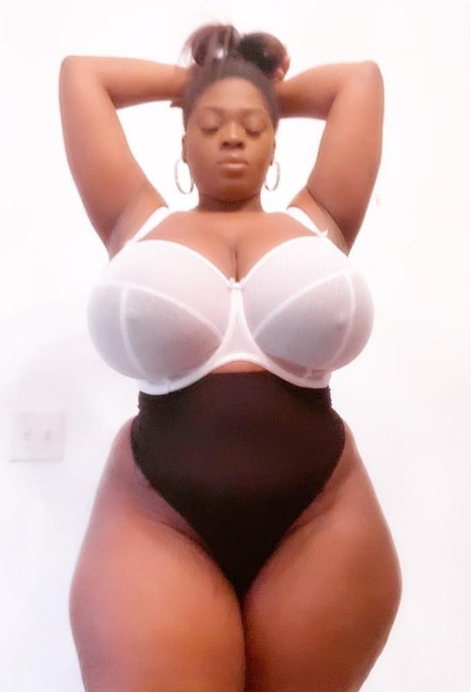 10P Busty BBW 15