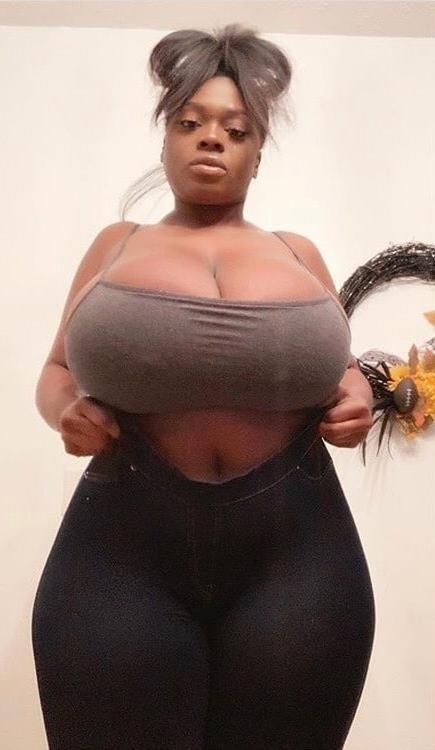 10P Busty BBW 15