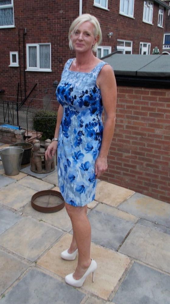 25P UK wife T
