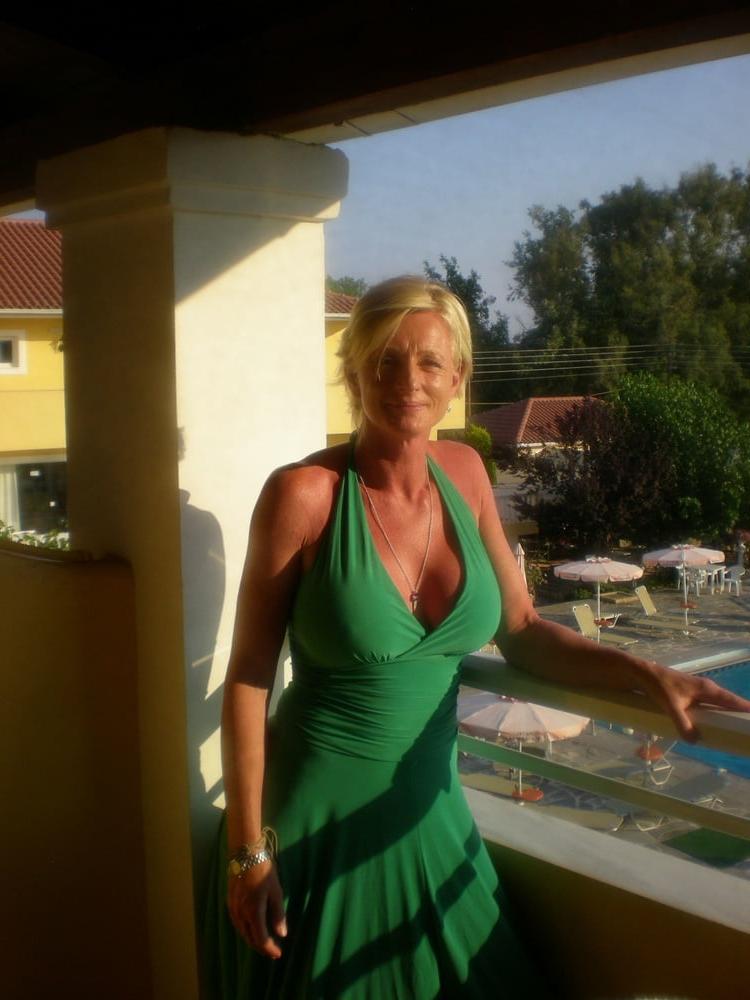 25P UK wife T