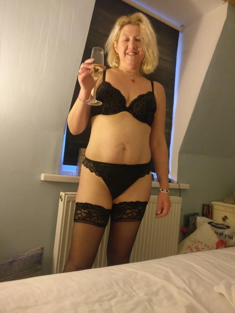 13P UK wife E