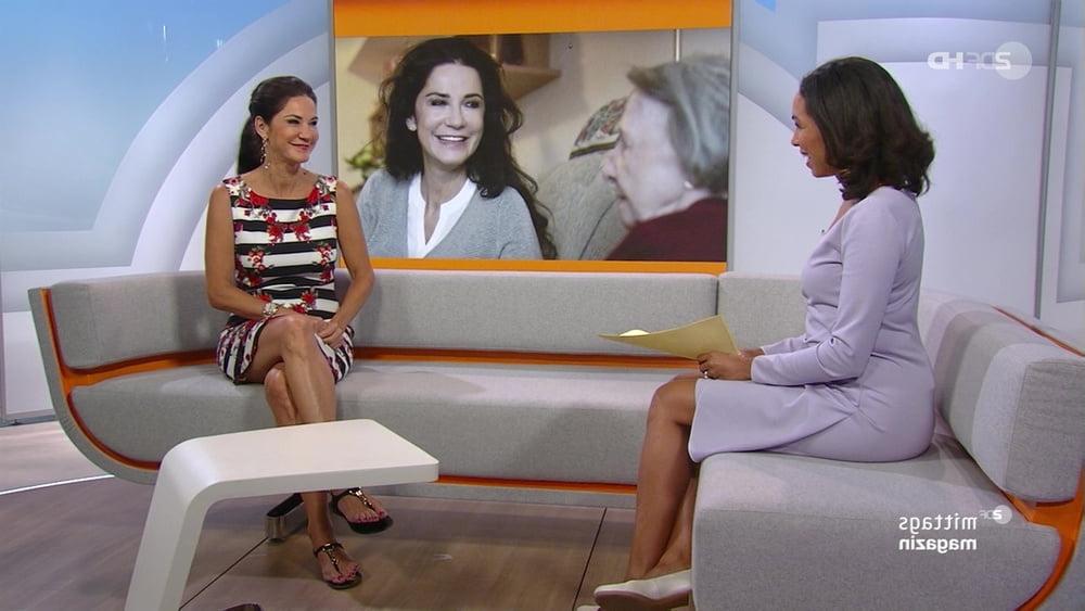 25P German TV Milf Jana Pareigis