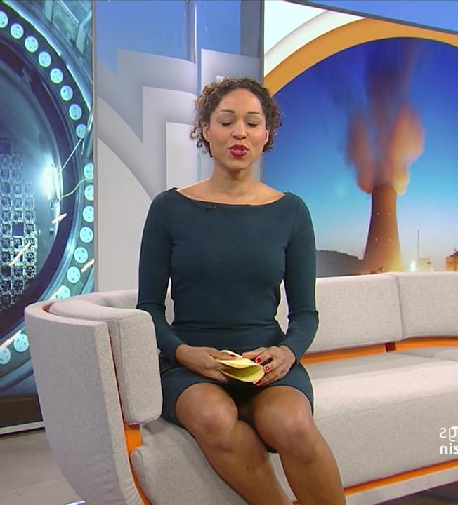 25P German TV Milf Jana Pareigis