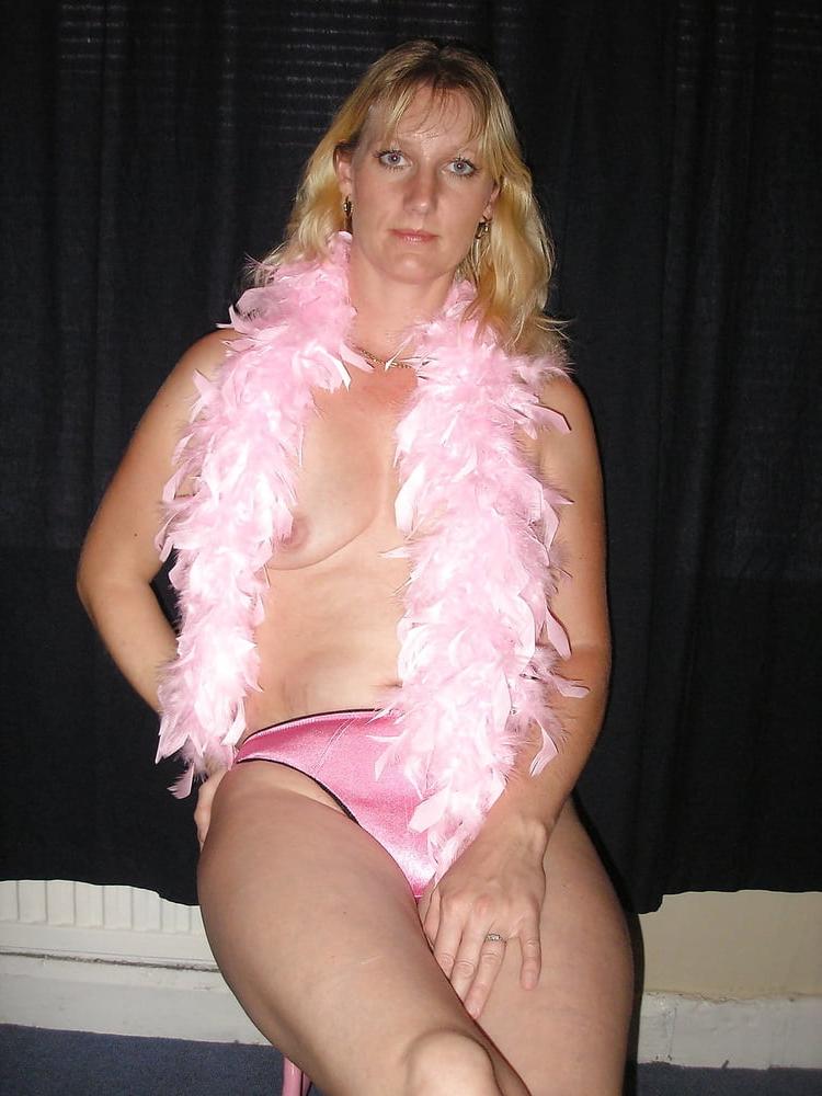 25P Beautiful amateur wife 02