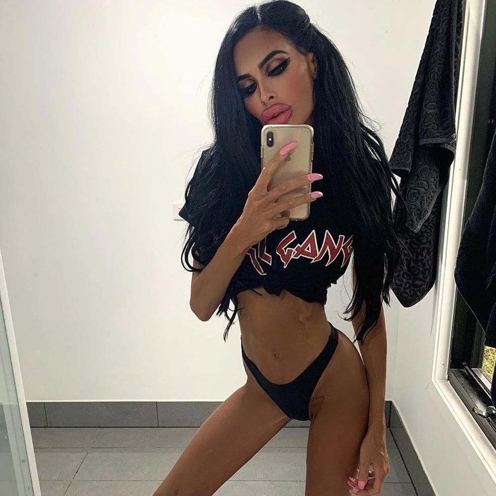25P Sexy British Sluts Big Tits Big Ass Big Lips