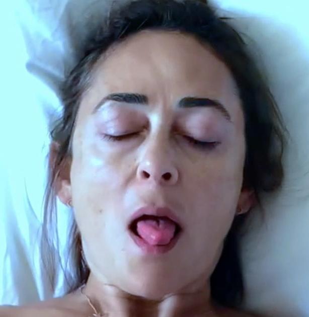 11P Arabe Sexy MILF Slut Wife of cucklod husband 'nikolimarti'