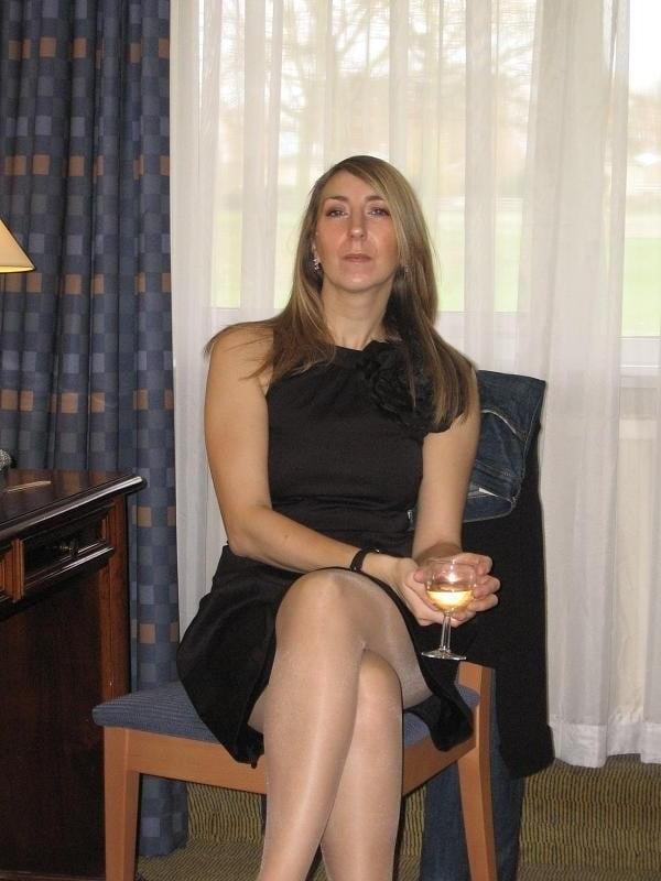 23P UK Wife M