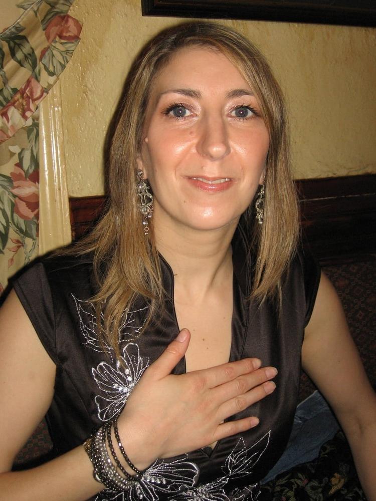 23P UK Wife M