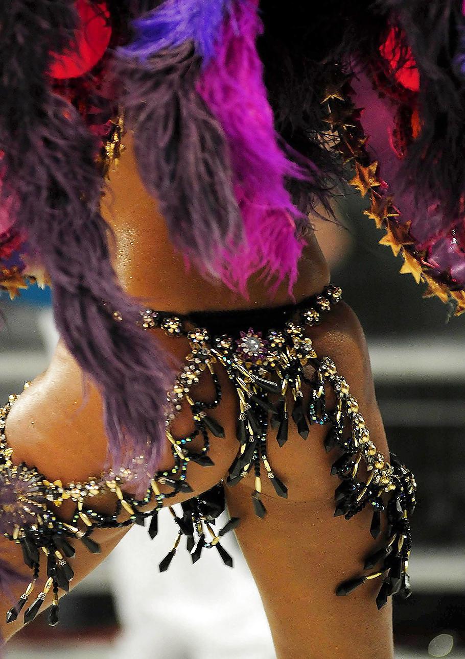 25P CARNIVAL BABES WITH GORGEOUS BODIES - londonlad