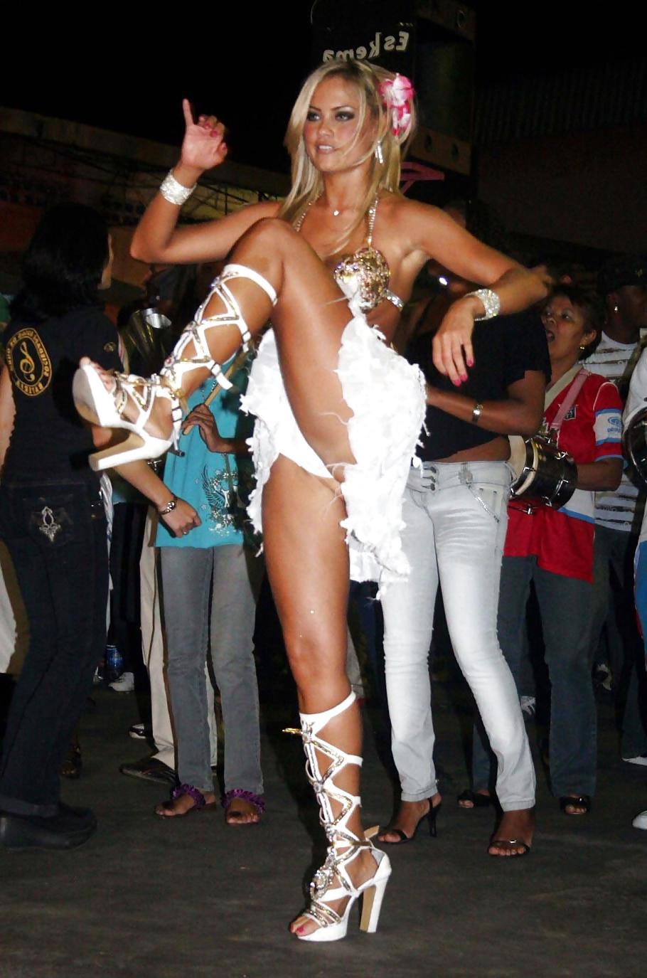 25P CARNIVAL BABES WITH GORGEOUS BODIES - londonlad