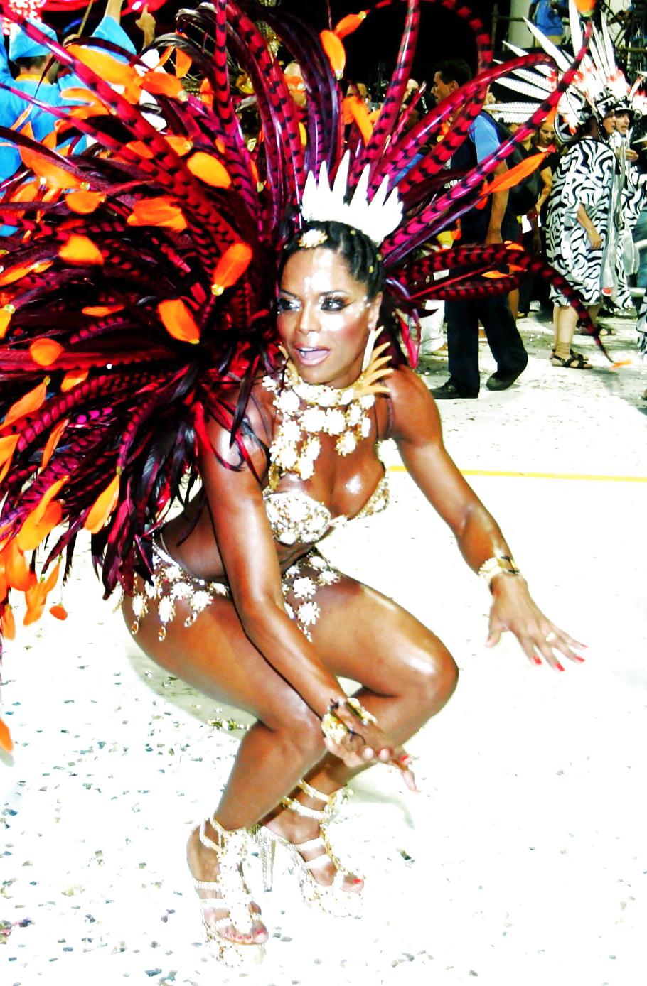 25P CARNIVAL BABES WITH GORGEOUS BODIES - londonlad
