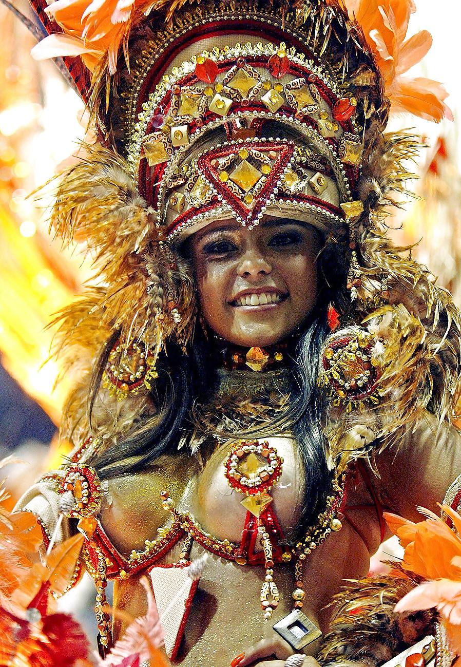 25P CARNIVAL BABES WITH GORGEOUS BODIES - londonlad